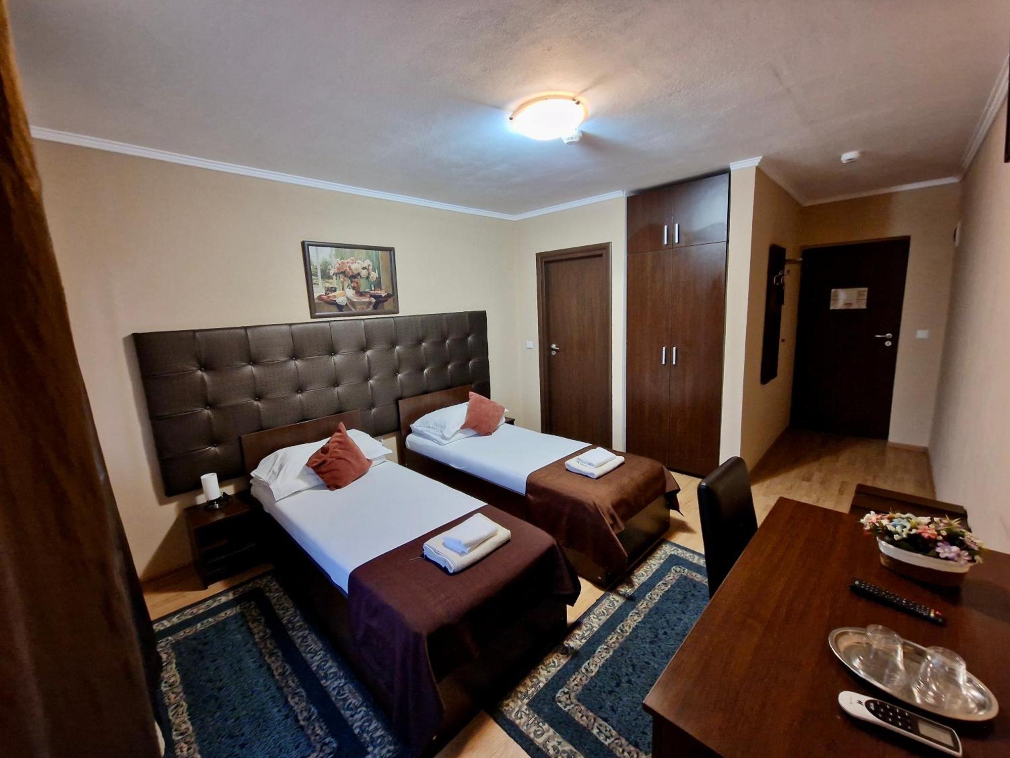 Hanul Lui Bogdan Economy Inn Făget Exterior foto