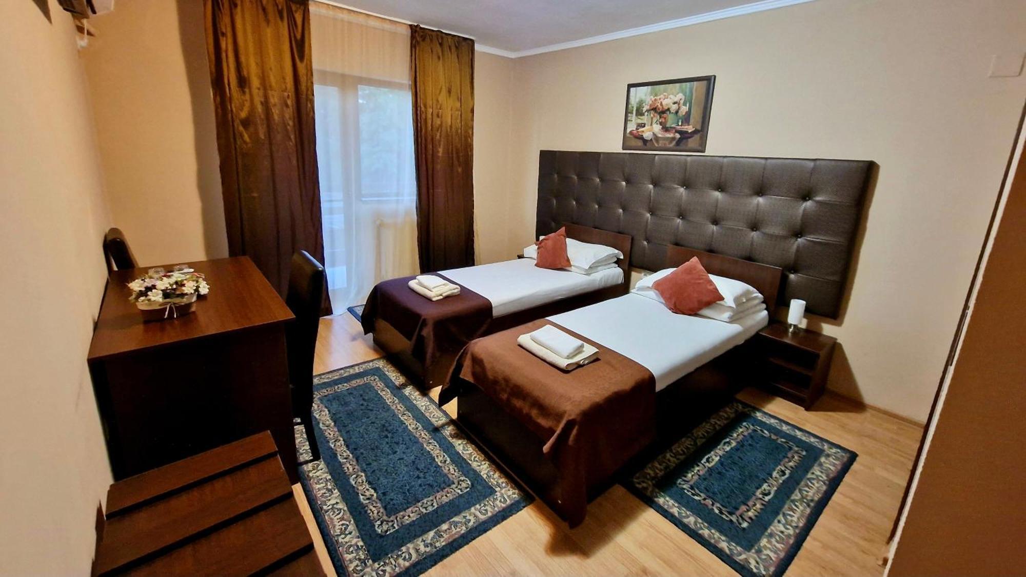 Hanul Lui Bogdan Economy Inn Făget Exterior foto