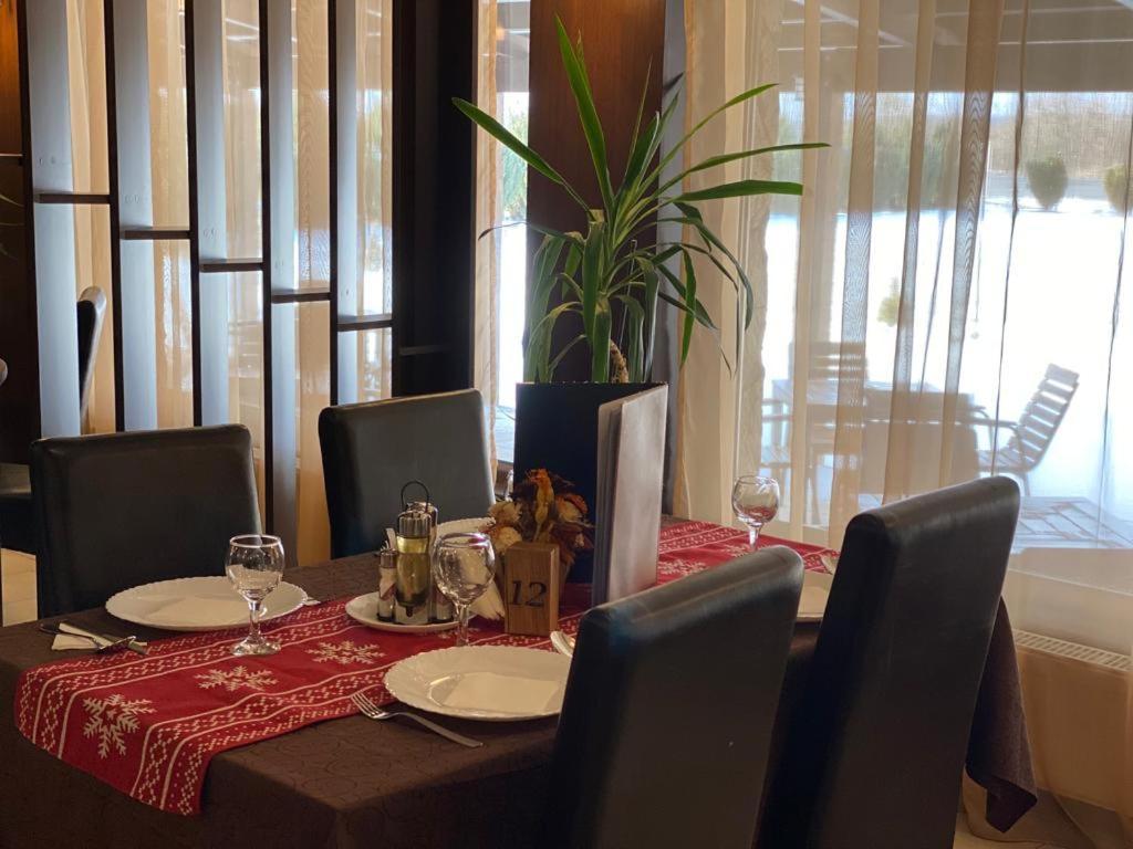 Hanul Lui Bogdan Economy Inn Făget Exterior foto