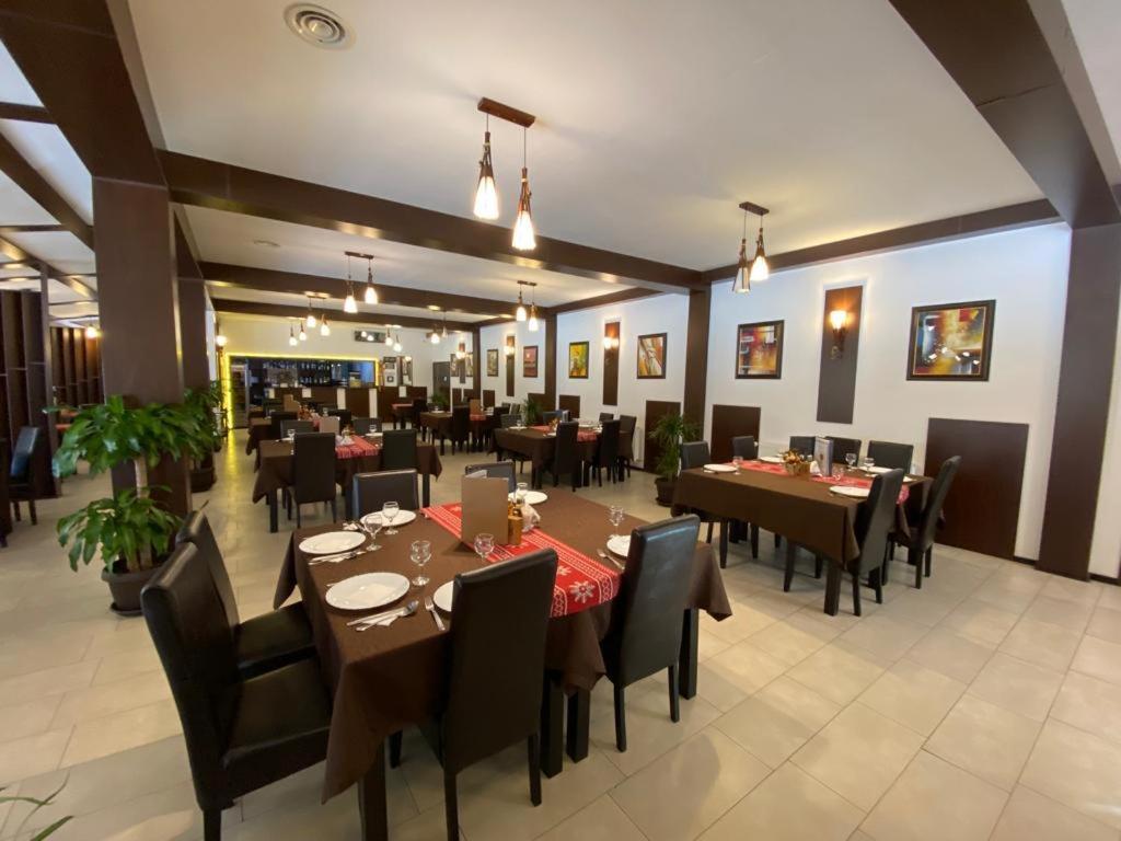 Hanul Lui Bogdan Economy Inn Făget Exterior foto